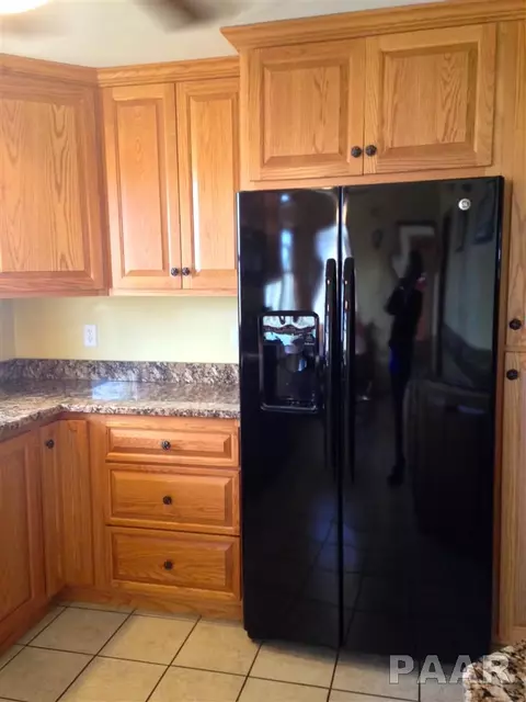 104 Edgewood Rd, Eureka, IL 61530 photo 4