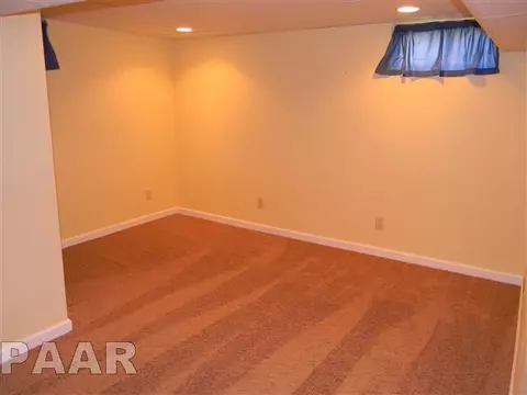 1702 James, Pekin, IL 61554 photo 14