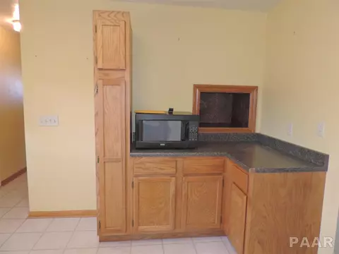 1702 James, Pekin, IL 61554 photo 6