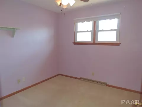 1702 James, Pekin, IL 61554 photo 8