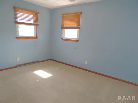 1702 James, Pekin, IL 61554 photo 7