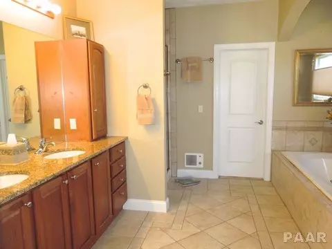2210 W Pinnacle Dr, Dunlap, IL 61525 photo 13