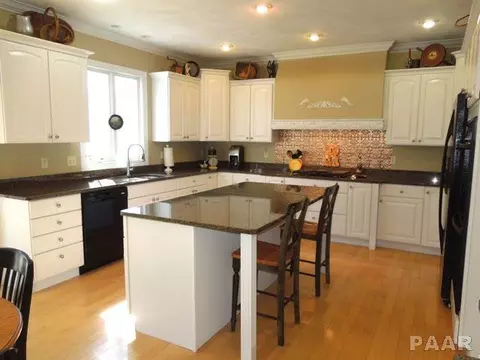2210 W Pinnacle Dr, Dunlap, IL 61525 photo 7