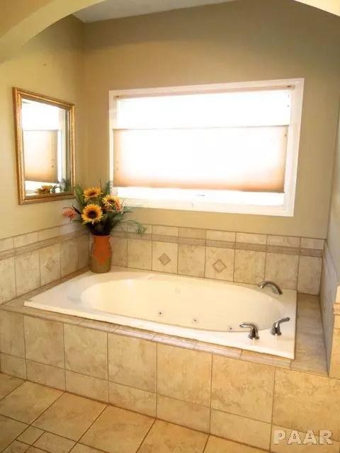 2210 W Pinnacle Dr, Dunlap, IL 61525 photo 15