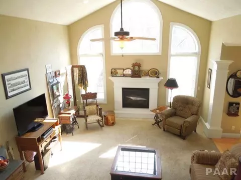 2210 W Pinnacle Dr, Dunlap, IL 61525 photo 4