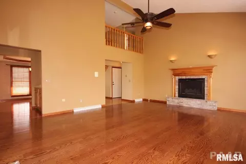 1129 E Juniper St, Canton, IL 61520 photo 18
