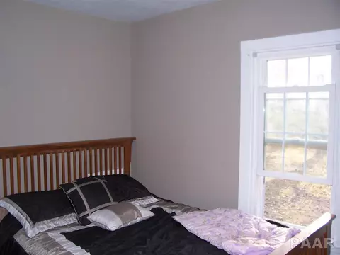 406 Henry St, Eureka, IL 61530 photo 10