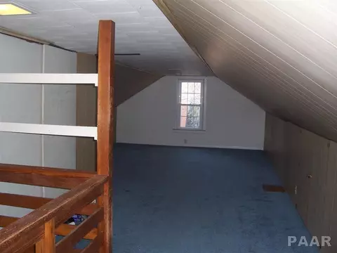 406 Henry St, Eureka, IL 61530 photo 11