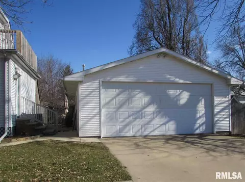 210 E Adams, Morton, IL 61550 photo 2