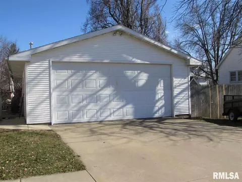 210 E Adams, Morton, IL 61550 photo 3