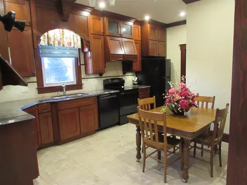210 E Adams, Morton, IL 61550 photo 9