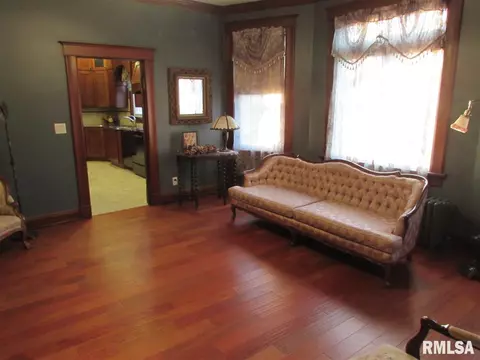 210 E Adams, Morton, IL 61550 photo 5