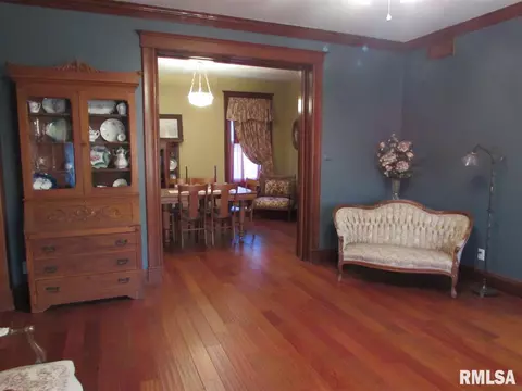 210 E Adams, Morton, IL 61550 photo 6