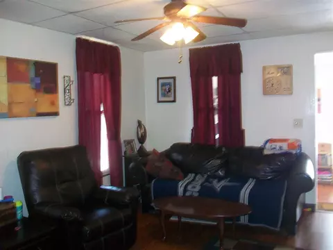 465 W Maple, Canton, IL 61520 photo 12