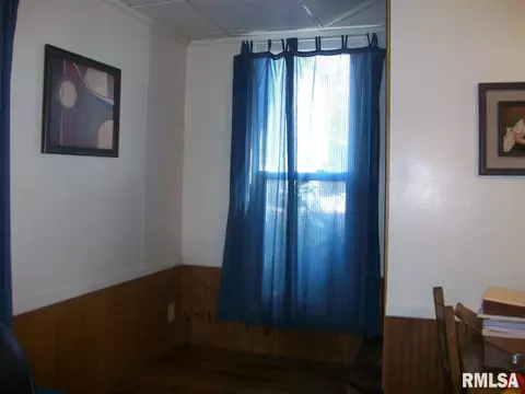 465 W Maple, Canton, IL 61520 photo 9