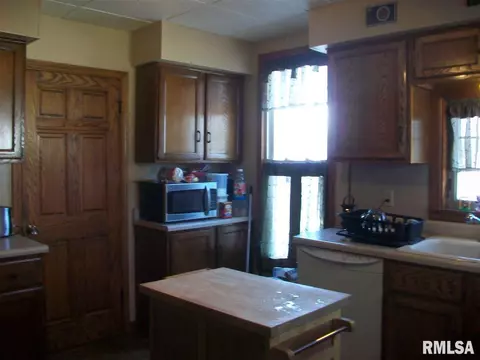 465 W Maple, Canton, IL 61520 photo 5