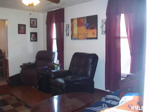 465 W Maple, Canton, IL 61520 photo 6