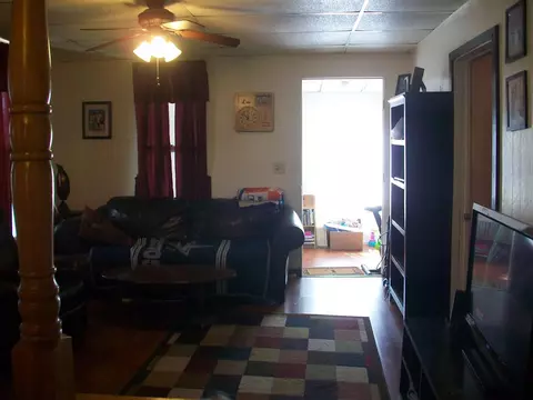 465 W Maple, Canton, IL 61520 photo 11