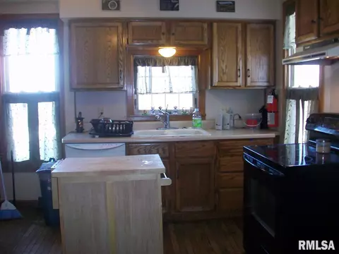 465 W Maple, Canton, IL 61520 photo 4