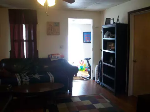 465 W Maple, Canton, IL 61520 photo 7