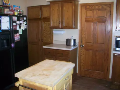 465 W Maple, Canton, IL 61520 photo 3