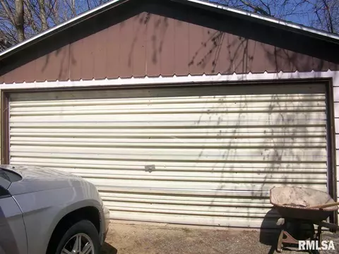 465 W Maple, Canton, IL 61520 photo 27