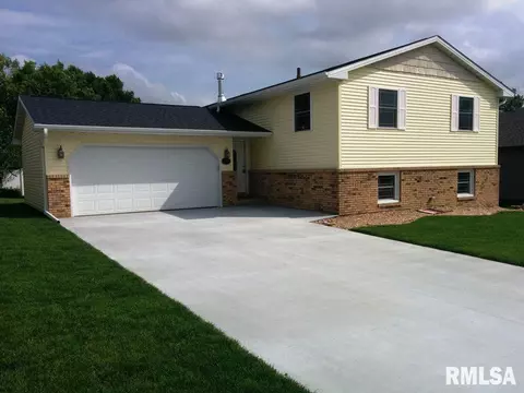 1107 Windsor, Washington, IL 61571 photo 1