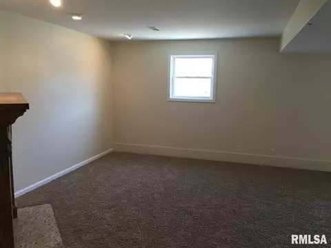 1107 Windsor, Washington, IL 61571 photo 21