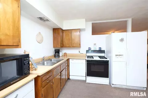 35 N 13th Ave, Canton, IL 61520 photo 11