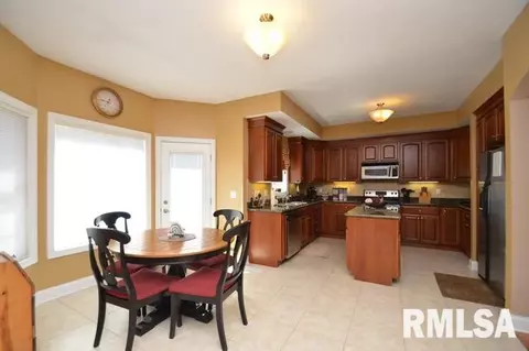 304 Cottingham Ln, Germantown Hills, IL 61548 photo 8