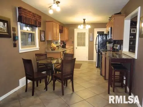 708 Eldridge, Washington, IL 61571 photo 10