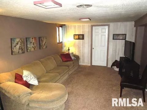 708 Eldridge, Washington, IL 61571 photo 21