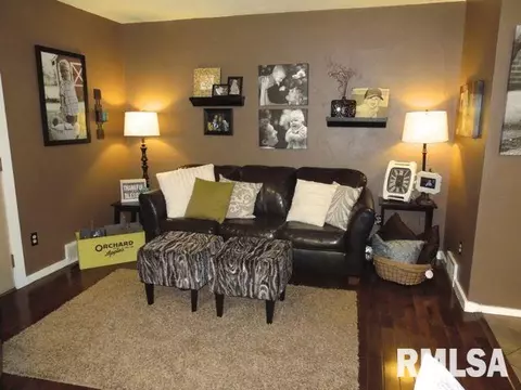708 Eldridge, Washington, IL 61571 photo 3