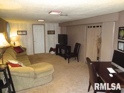 708 Eldridge, Washington, IL 61571 photo 22