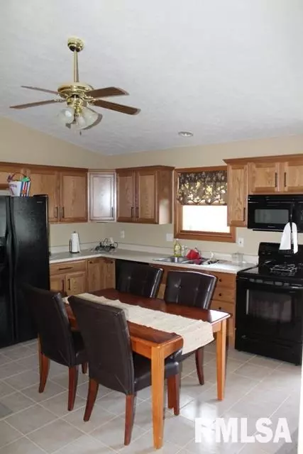 2100 Cody Dr, Eureka, IL 61530 photo 14