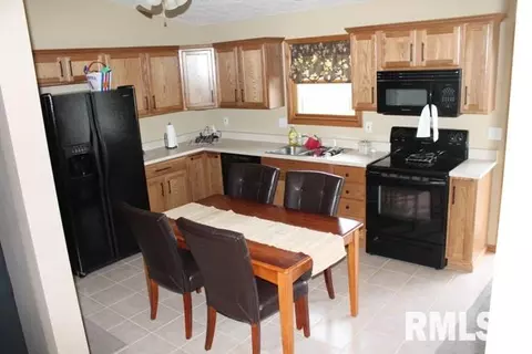 2100 Cody Dr, Eureka, IL 61530 photo 13