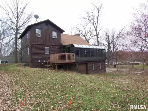 303 W Sunny Ln, Eureka, IL 61530 photo 2