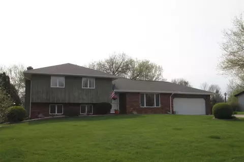 323 Pinecrest Dr, Germantown Hills, IL 61548 photo 1