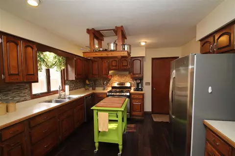 323 Pinecrest Dr, Germantown Hills, IL 61548 photo 7
