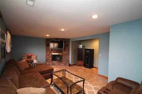 323 Pinecrest Dr, Germantown Hills, IL 61548 photo 21