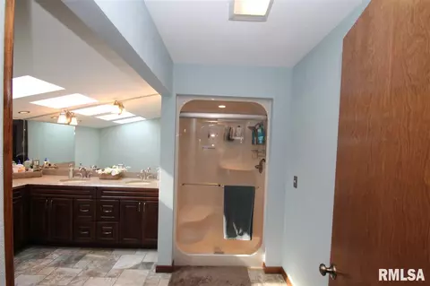323 Pinecrest Dr, Germantown Hills, IL 61548 photo 13