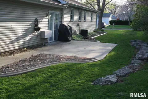 101 E Rio Dr, Washington, IL 61571 photo 4
