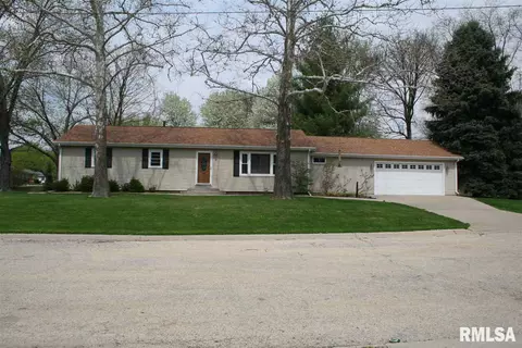 101 E Rio Dr, Washington, IL 61571 photo 1