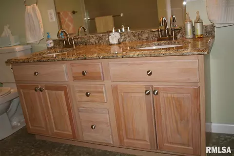 101 E Rio Dr, Washington, IL 61571 photo 10