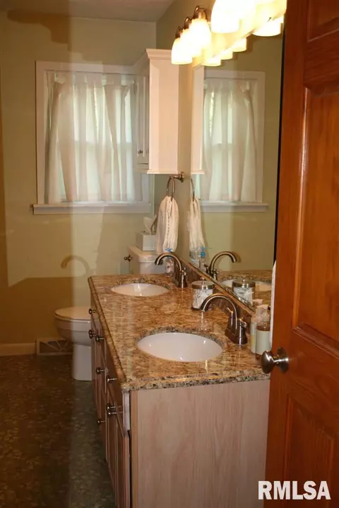 101 E Rio Dr, Washington, IL 61571 photo 9