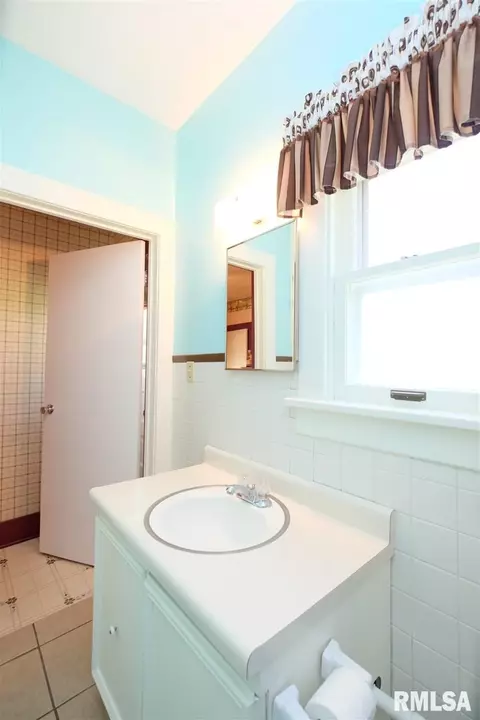 403 E Corrington Ave, Peoria, IL 61603 photo 14