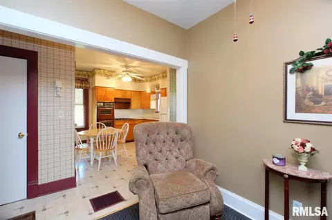 403 E Corrington Ave, Peoria, IL 61603 photo 12