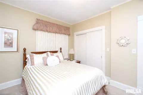 403 E Corrington Ave, Peoria, IL 61603 photo 19