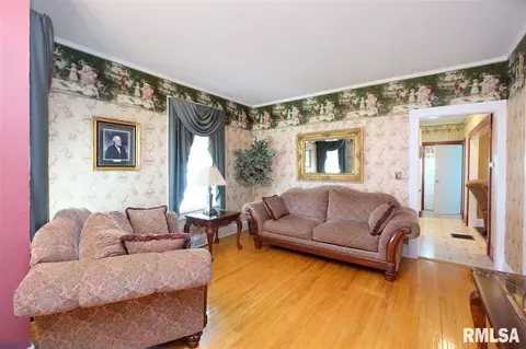 403 E Corrington Ave, Peoria, IL 61603 photo 4