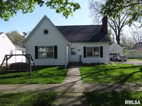 608 Main St, Henry, IL 61537 photo 1